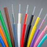 Code Couleurs Fibre Optique : Comprendre le Standard découvrez le code couleurs de la fibre optique pour bien comprendre les standards et faciliter l'identification des câbles dans les réseaux de communication.