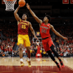 iowa state cherche à prendre sa revanche contre texas tech lors du tournoi de basketball big 12, dans une rencontre pleine de suspense et d'intensité.